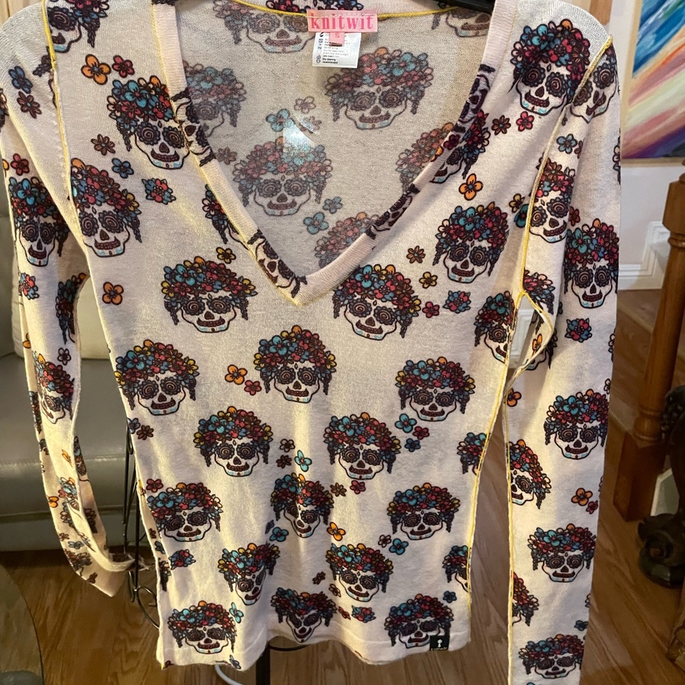 NWOT! CASHMERE! V neck sz S soft Candy Skull Sweater